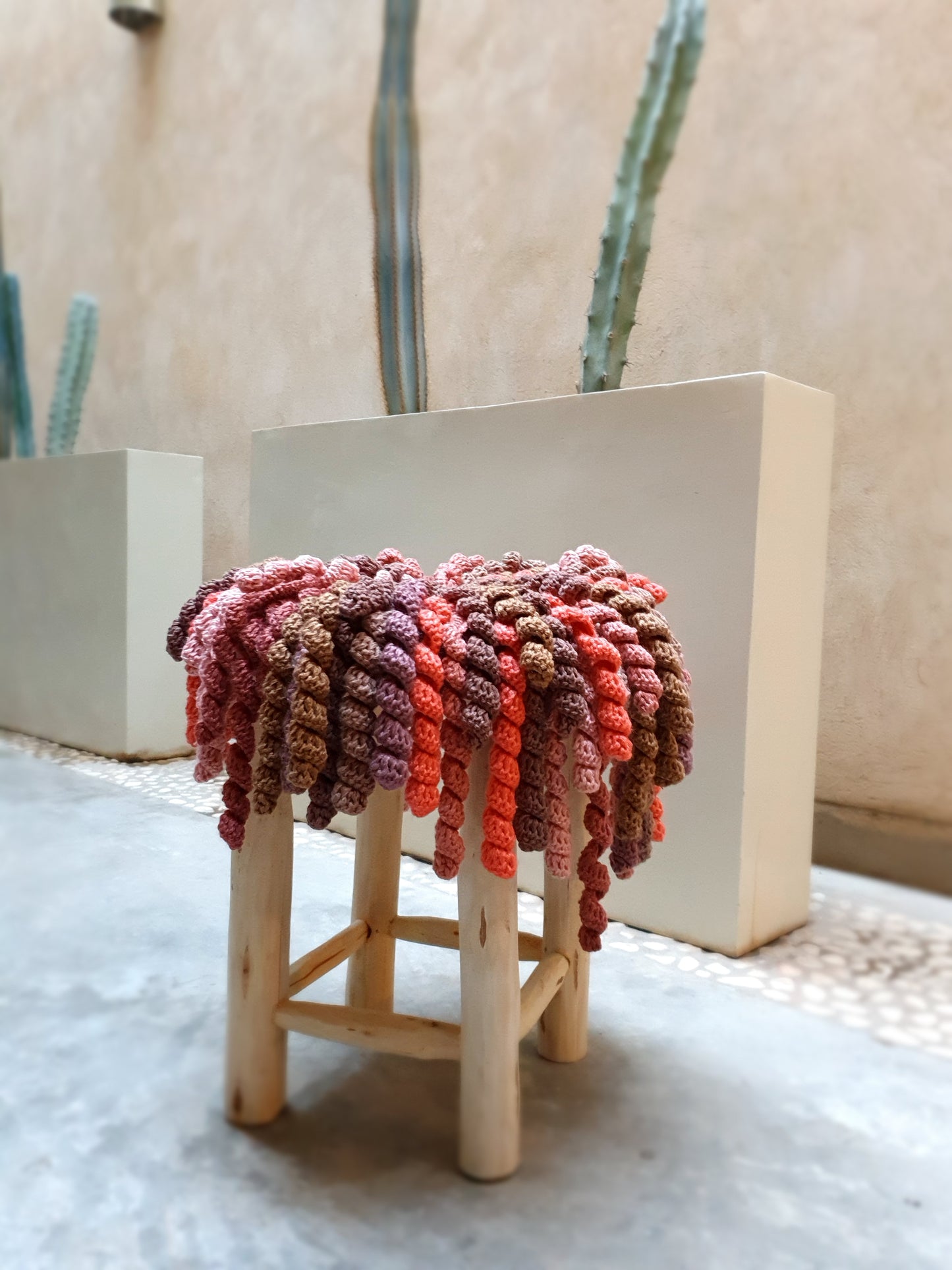 Stool RIA