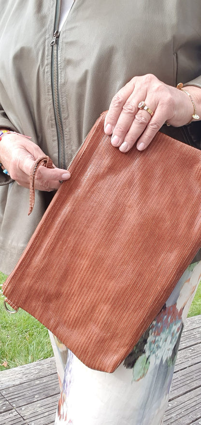 Leather Pochette JESSICA