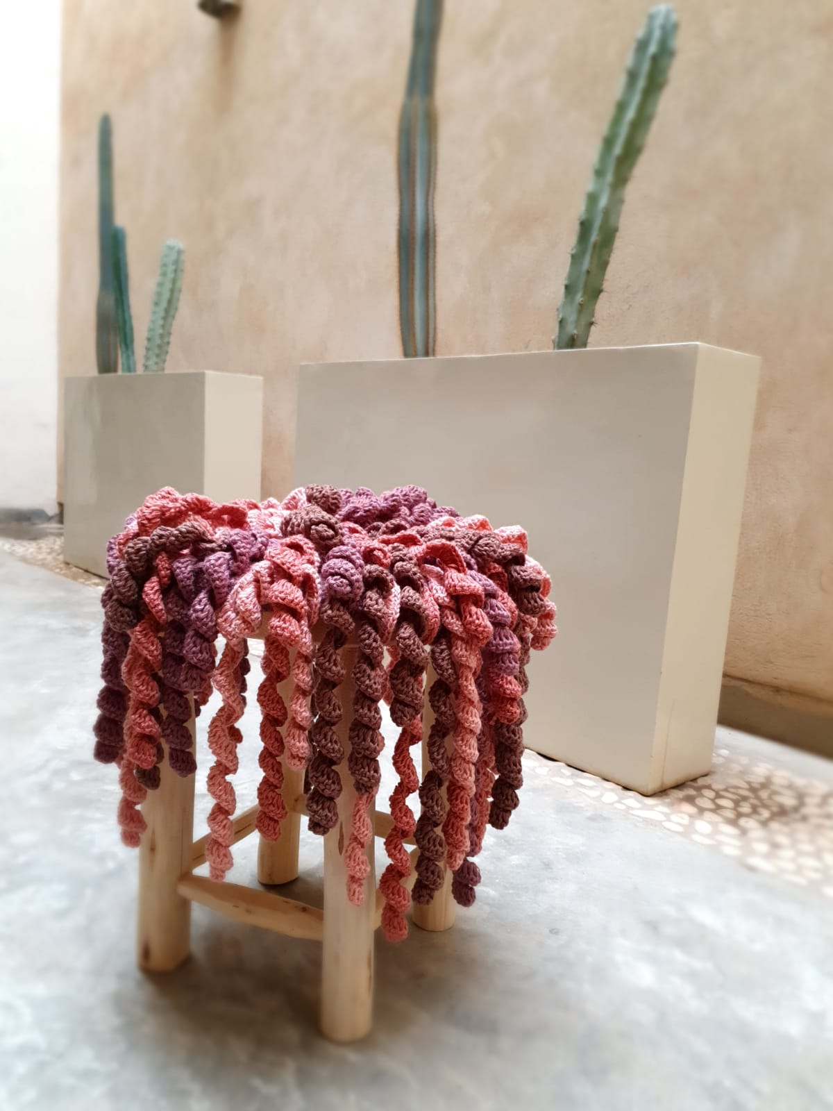 Stool JAN